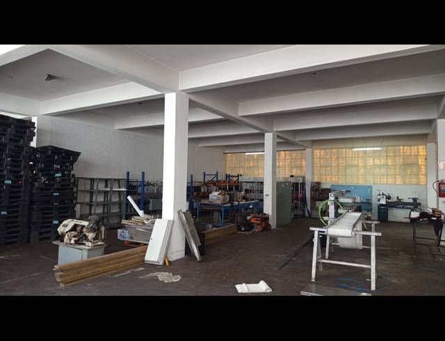 800M² WAREHOUSE TO LET IN MAITLAND